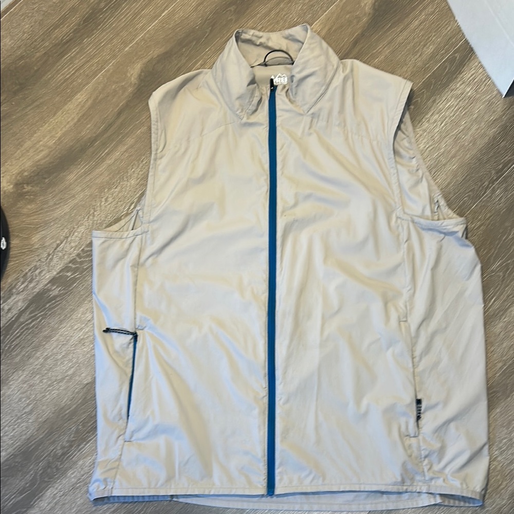 COPY - Rei Co.op Men's beige Sleeveless cycling Jacket Large